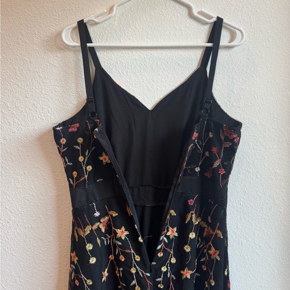 EMBROIDERED Tea-Length Cocktail / Prom Dress - Picture 11 of 17